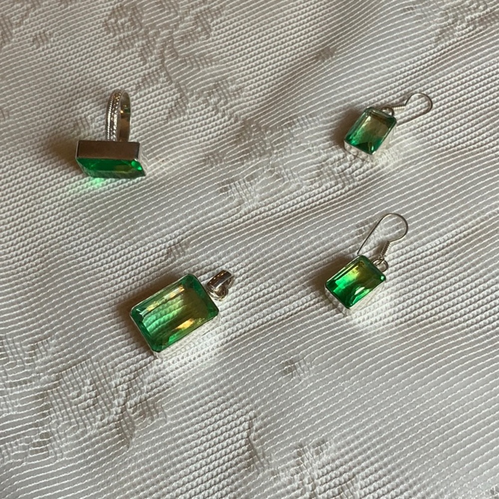 Elegant Green Gemstone Jewelry Set